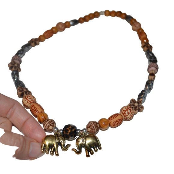Handmade Mixed Media Beads Acrylic Wood Metal Elephants Charm Necklace 11.5' - Picture 5 of 5